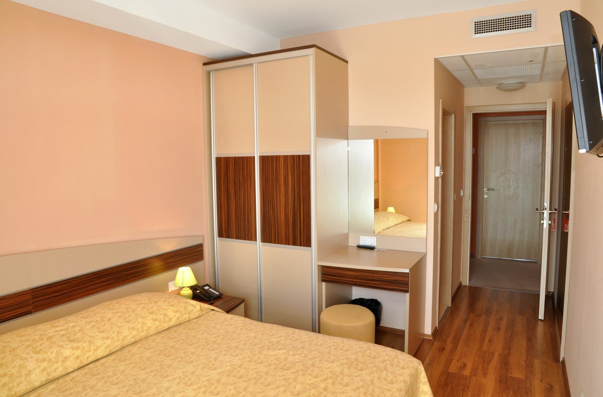 Hotel Posejdon Вела-Лука Екстер'єр фото